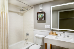 511-Bathroom-Tub
